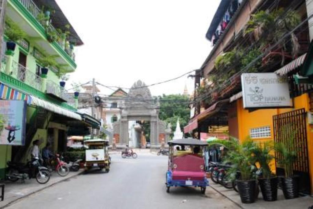 Top Banana Guesthouse & Rooftop Bar Phnom Penh Eksteriør bilde
