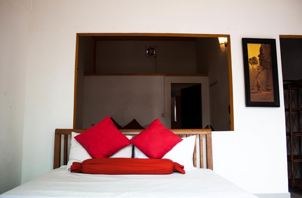 Top Banana Guesthouse & Rooftop Bar Phnom Penh Eksteriør bilde