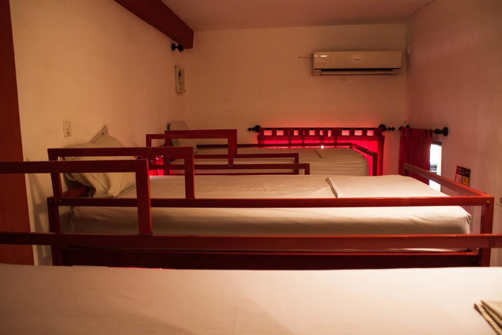 Top Banana Guesthouse & Rooftop Bar Phnom Penh Eksteriør bilde
