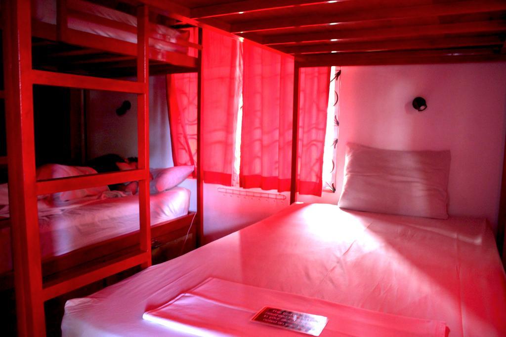 Top Banana Guesthouse & Rooftop Bar Phnom Penh Eksteriør bilde